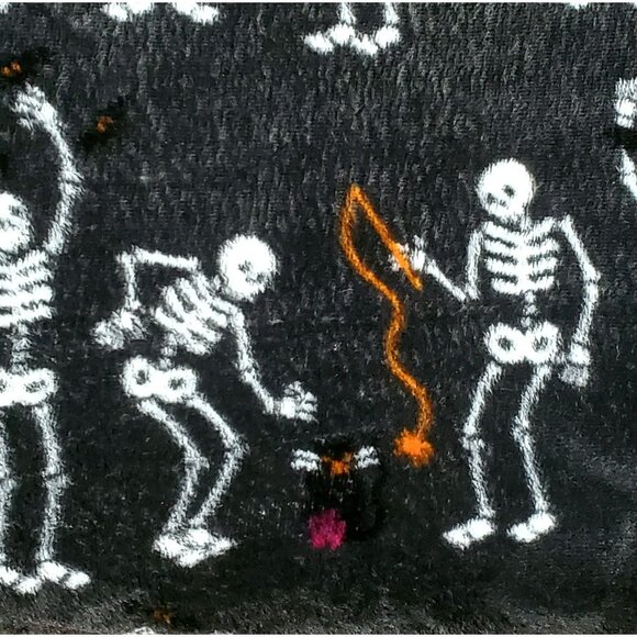 New Halloween Plush Throw Blanket Skeletons Cats Pumpkins Bats Black 5' x 6' - Picture 3 of 4